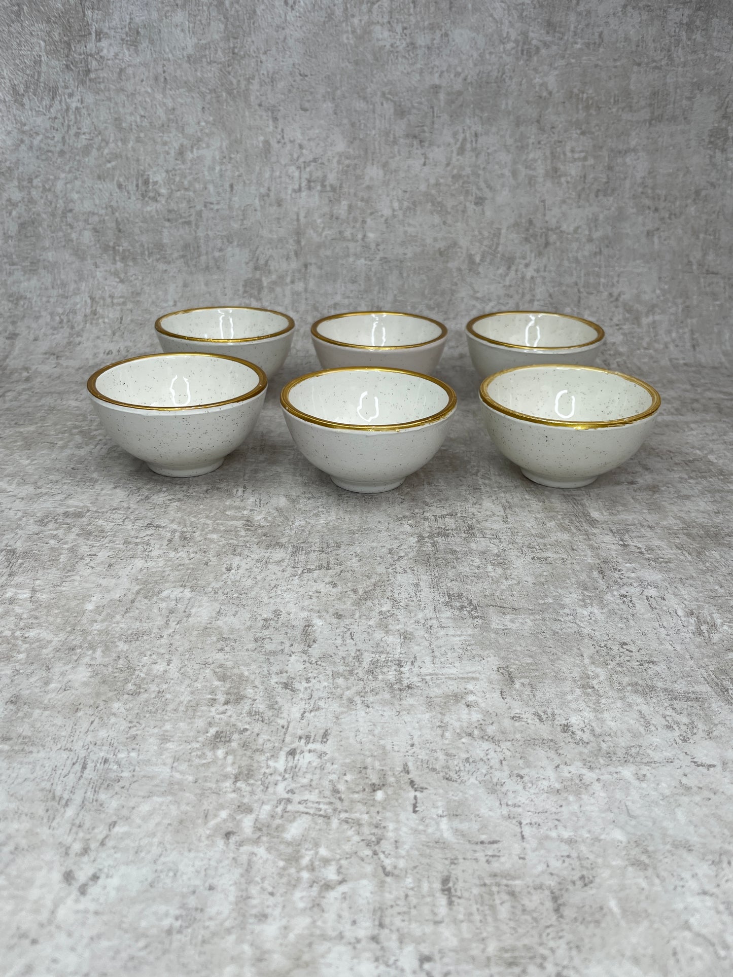 Dip Schalen beige-gold aus Porzellan