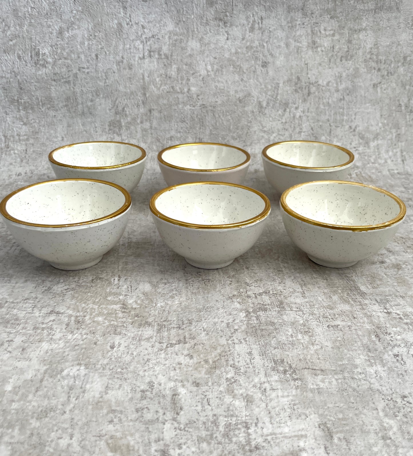 Dip Schalen beige-gold aus Porzellan